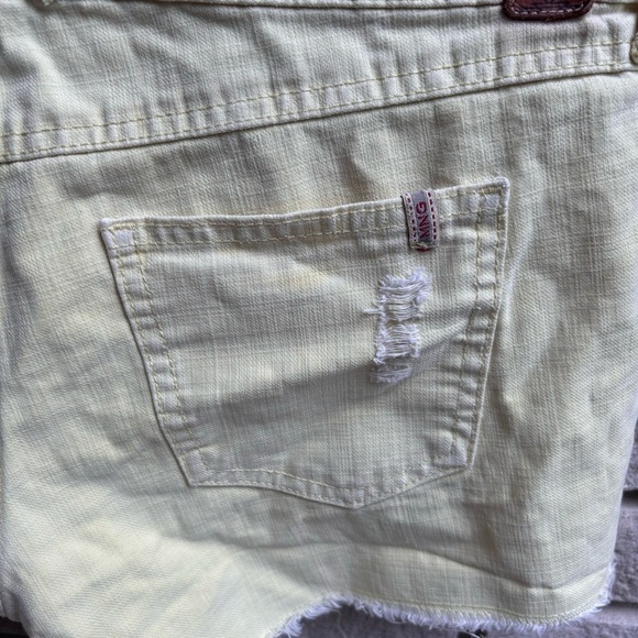 Mango Jean Shorts Distressed Yellow Sz 8 - Picture 6 of 7